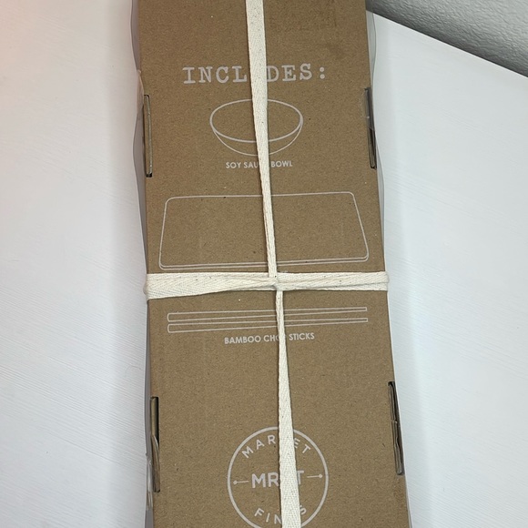 Sushi Set - Picture 3 of 3